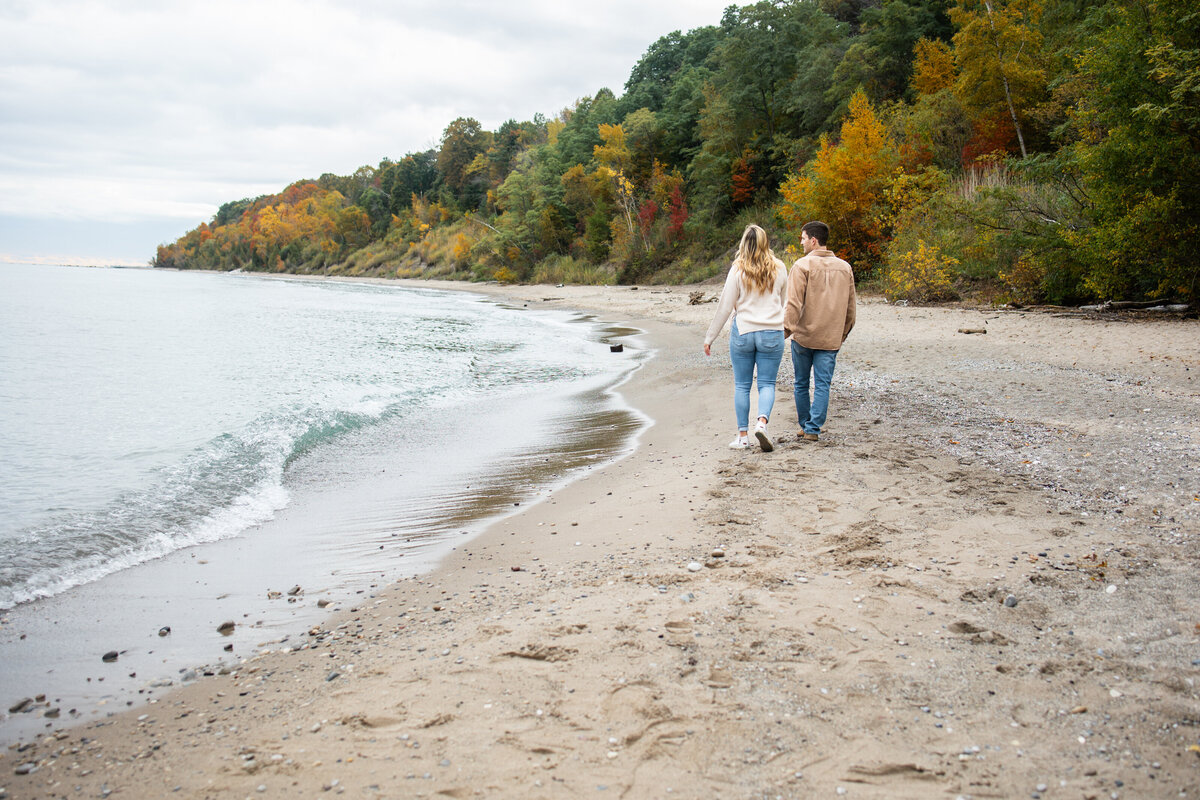 milwaukee-engagment-photos-lake-michigan