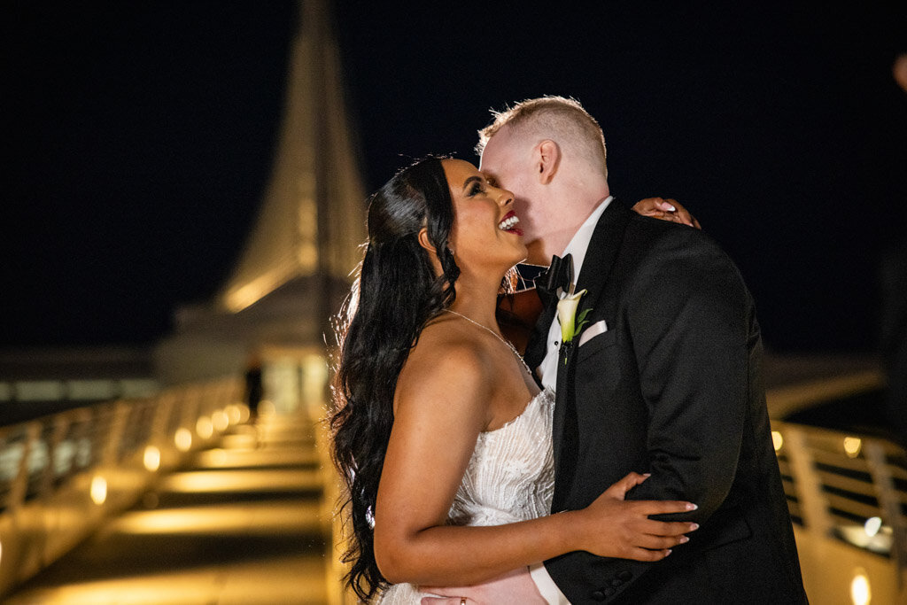 128-Milwaukee-Art-Mueseum-Wedding-Lauren-Ashley-Studios