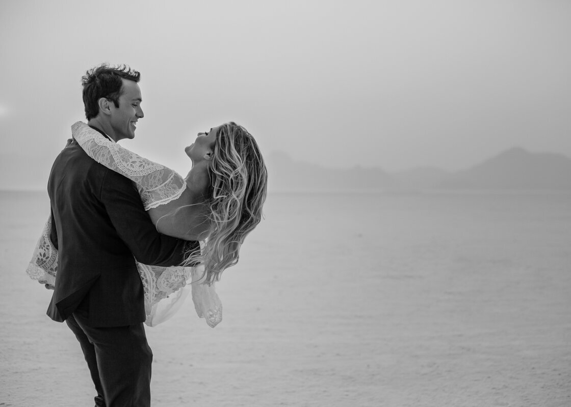 180830_Jenn&BenBridals_BonnevilleSaltFlatsUtah_AnjaJensenPhotography_001-061-2