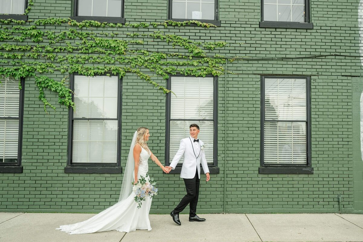 Milwaukee-Wedding-Photographers-510