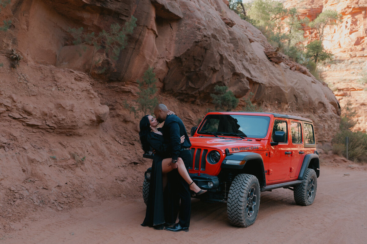 Sarah Folkers Photo Sedona Merry Go Round Rock Elopement Engagement-5