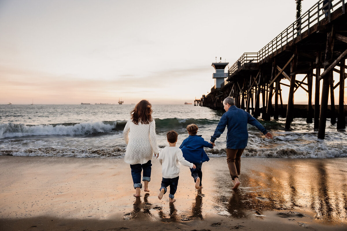 ArcherInspiredPhotography-Fall2023MiniSession-SealBeach-NicoleRothschild-40