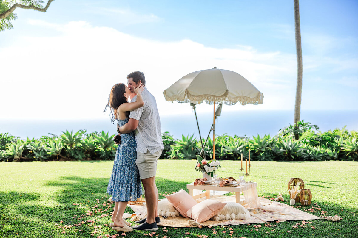 Hawaii-Engagement-Photos-Holualoa-Inn (14)