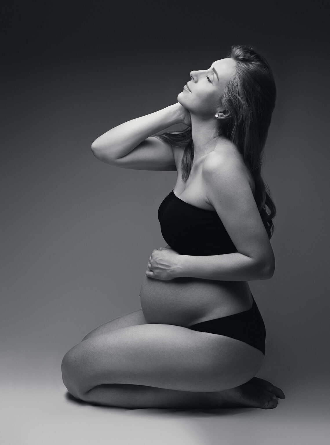 black-and-white-maternity-photography-1