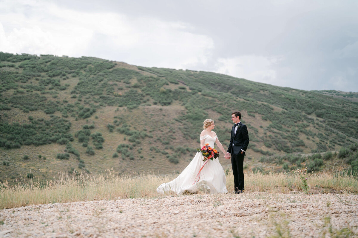blue-sky-ranch-park-city-mountain-summer-wedding-pepper-nix-2119-0569