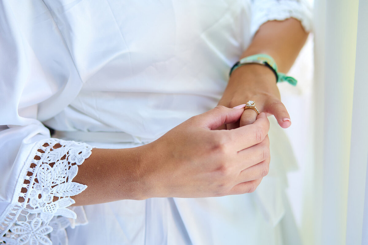 charleston-wedding-bride-and-rings