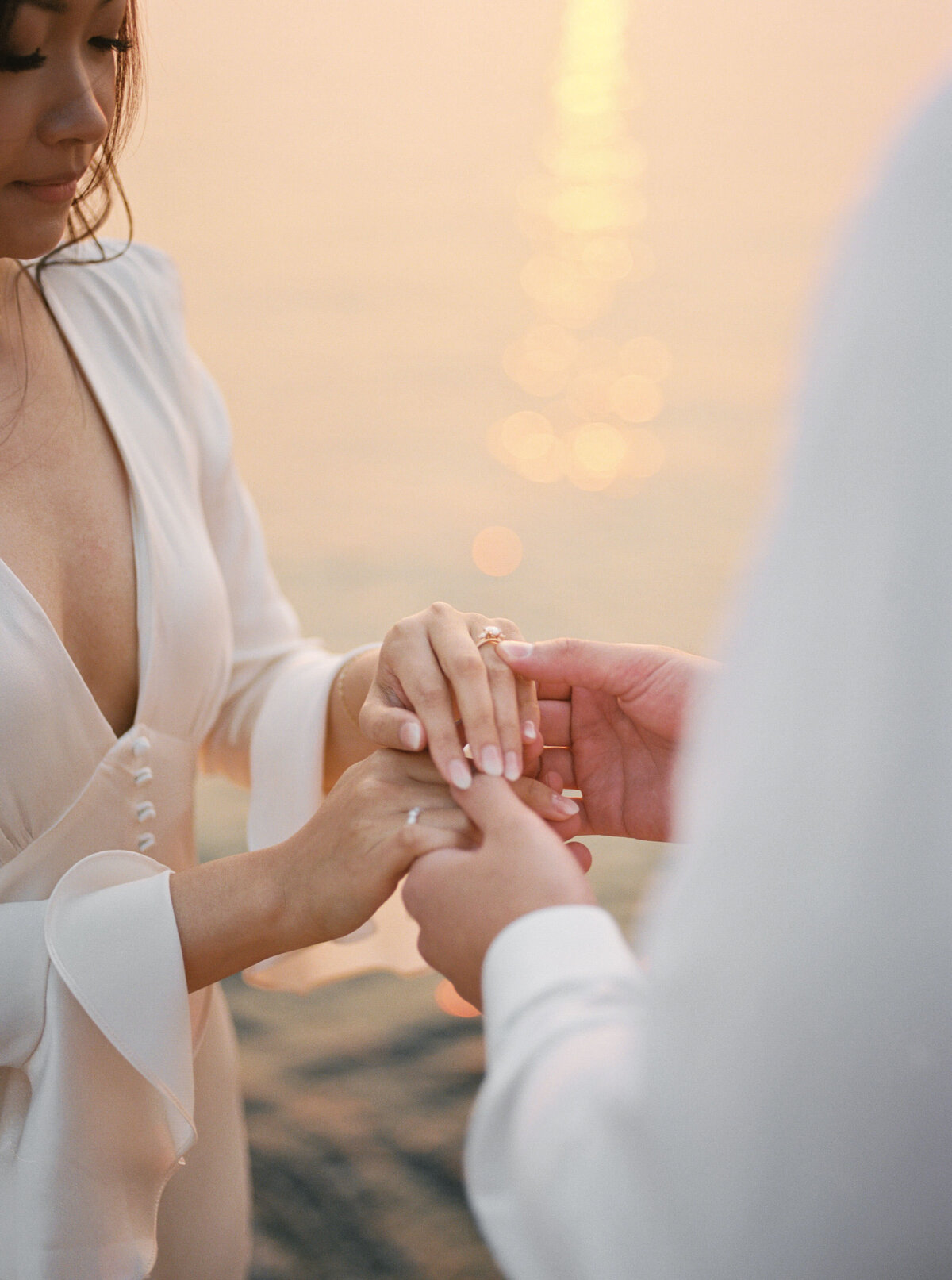 Becky-Kevin-Lighthouse-Park-Vancouver-Engagement-09-2