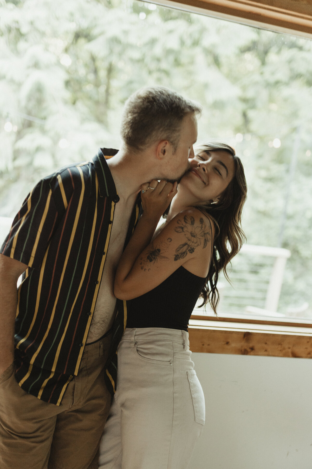 casualcouplesinhomesessionkansascityphotographer-26