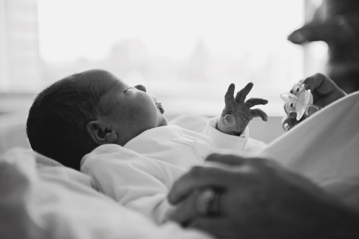 JessMorganPhotography_in_hospital_newborn_094