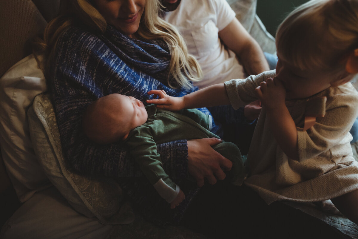 Lindsay-wilson-photography-in-home-newborn-43