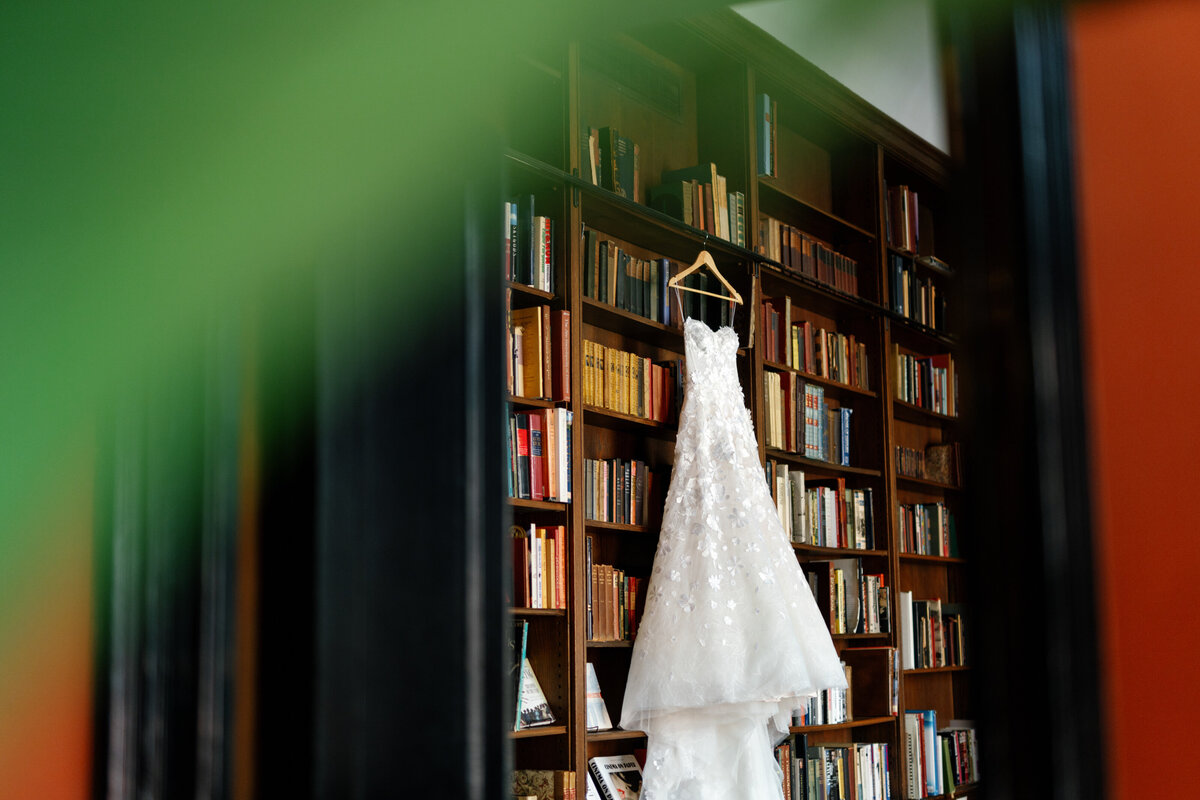 Aspen-Avenue-The-Berlez-Chicago-Wedding-Photographer-Clementine-Custom-Events-Racquet-Club-of-Chicago-Avant-Gardenia-Posh-Production-Cagen-Orchestra-Nika-Vaughan-BBJ-La-Tavola -Vogue-Editorial-High-Fashion-Fine-Art-Luxury-Journalism-9