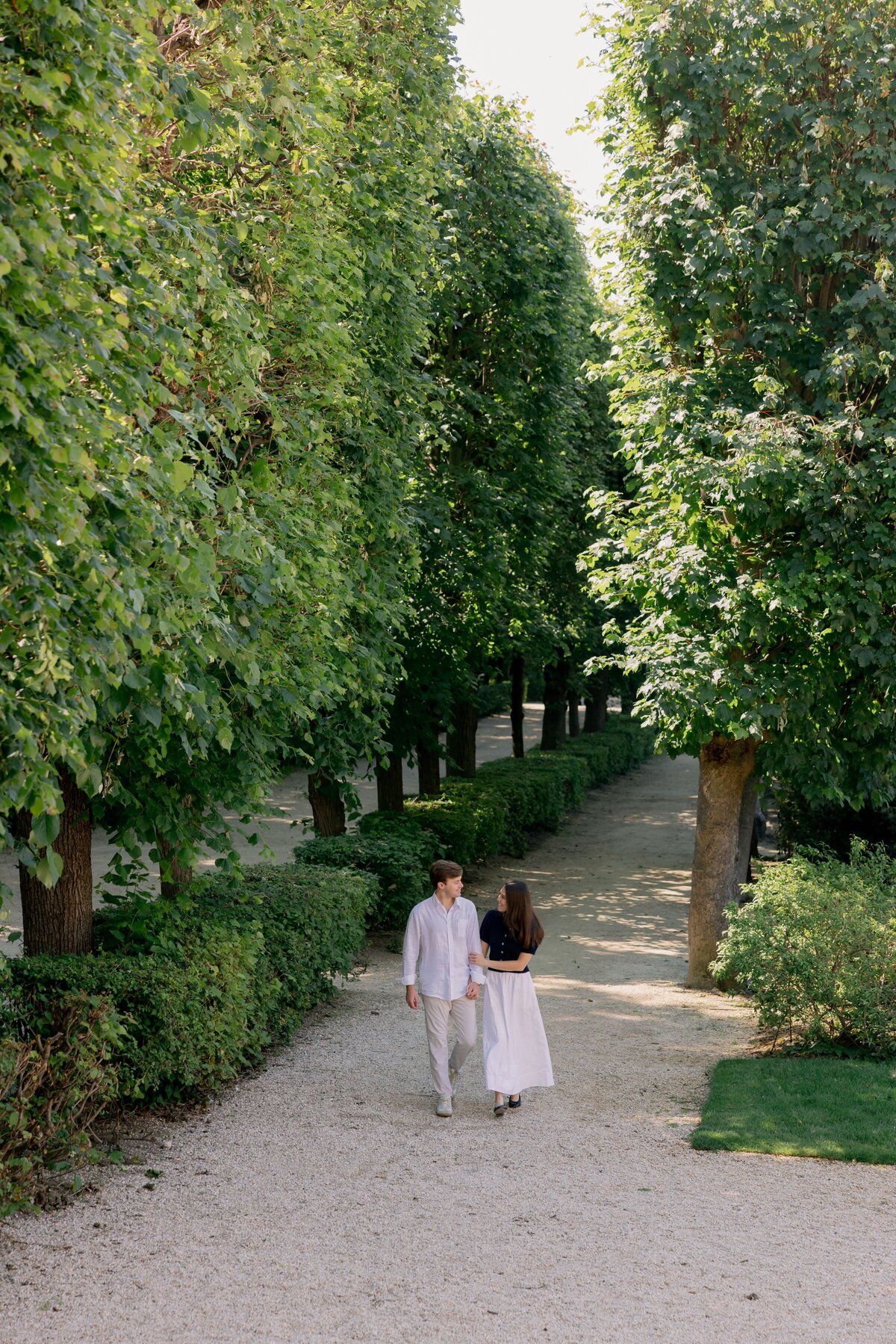 Engagement-Paris-Rodin-Garden-wedding-Larisa-Shorina-44