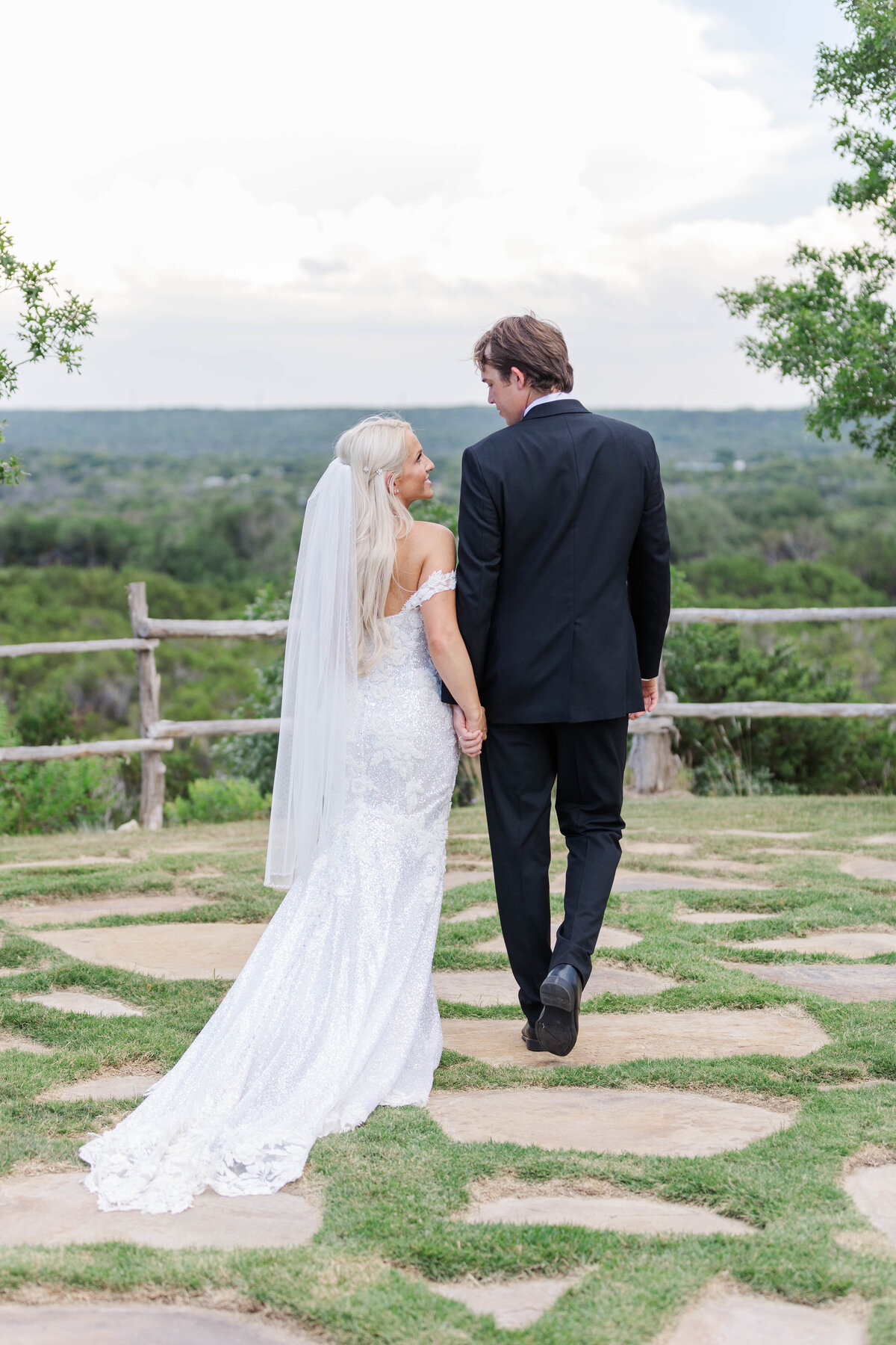 couple-looking-out-over-the-beautiful-countryside-of-Fort-worth-texas