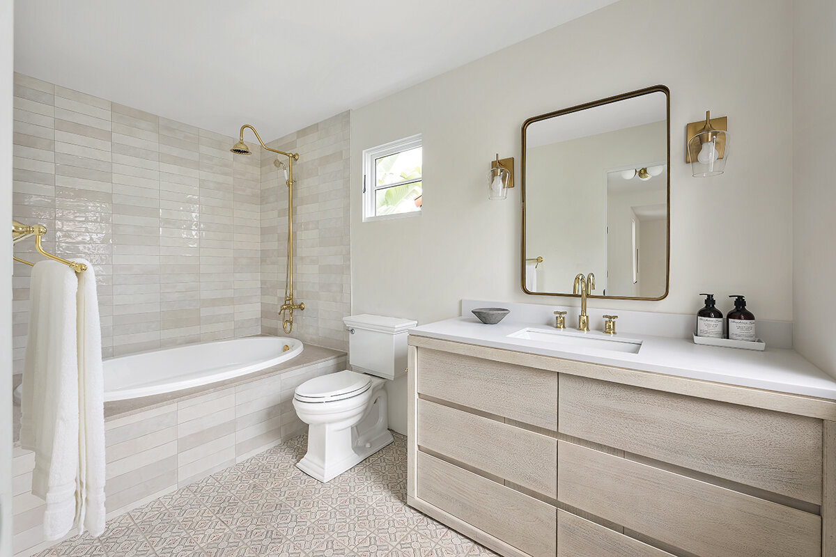 neutral-ensuite-bathroom