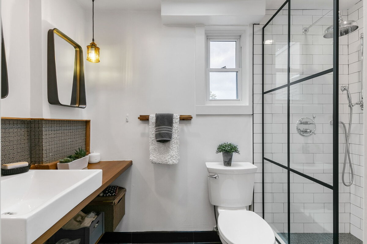 30-web-or-mls-44_002_Bathroom