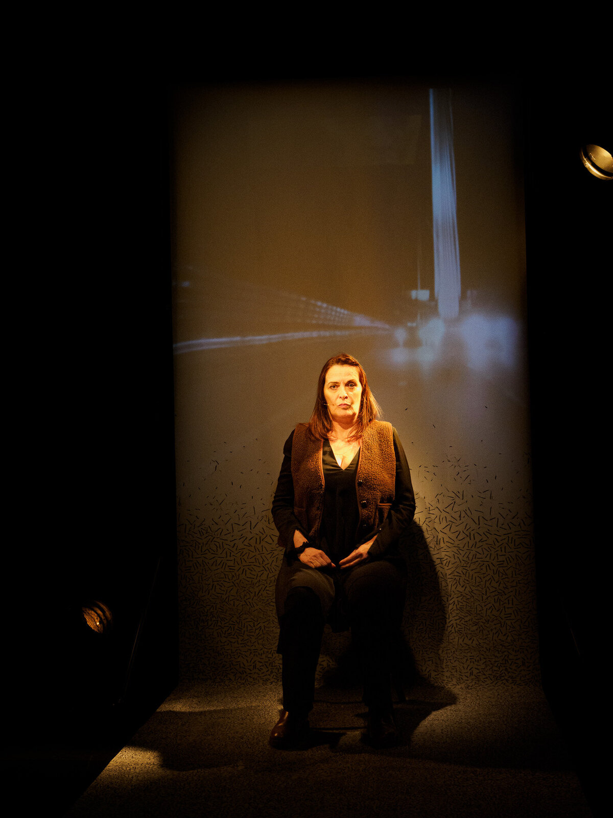 LA FILLE QUI SE SAUVE Cie Amonime TexteCléa Pétrolesi et Catherine Le Hénan_1270017