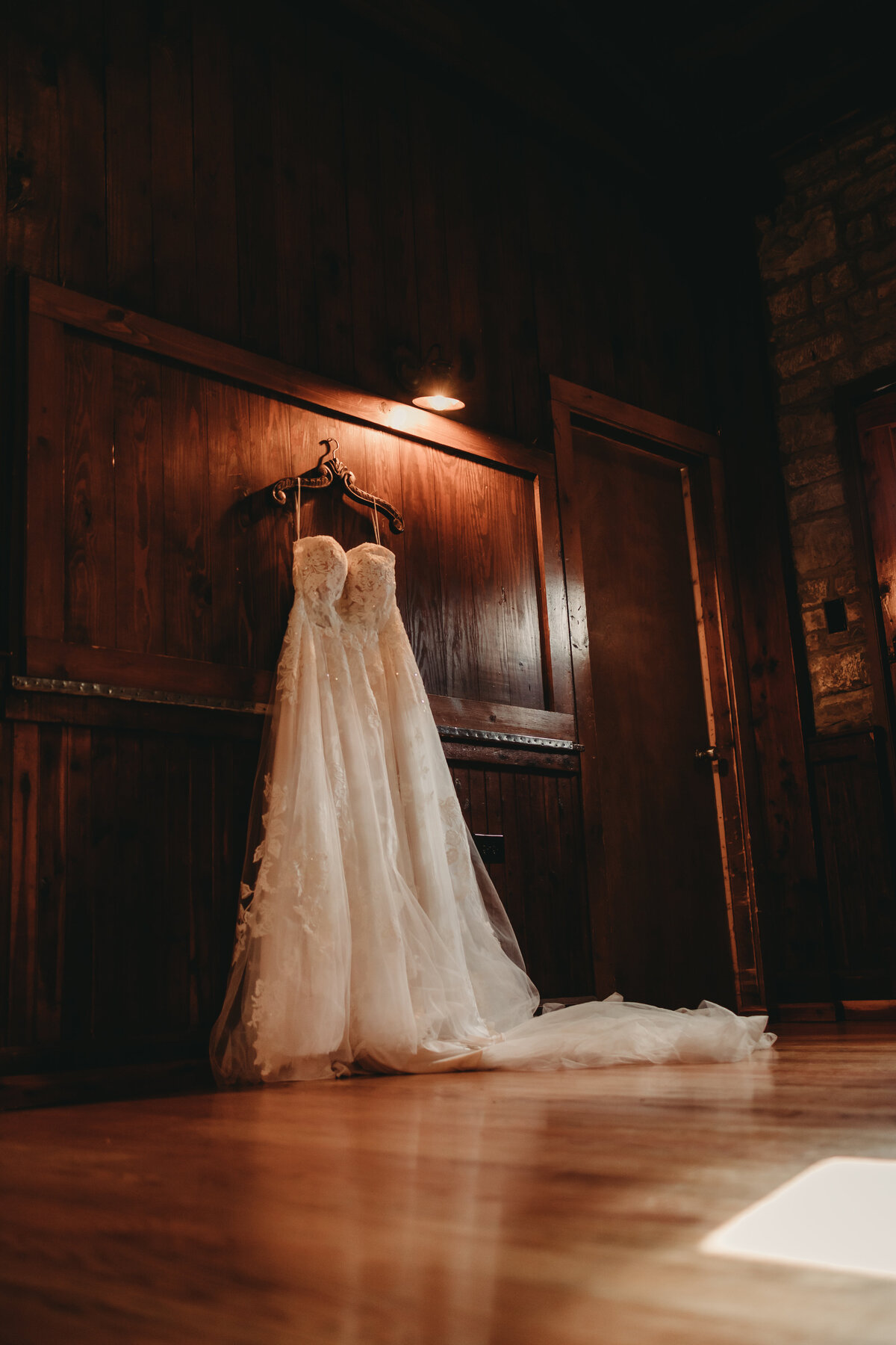 Ashton Dawn Photography wedding details