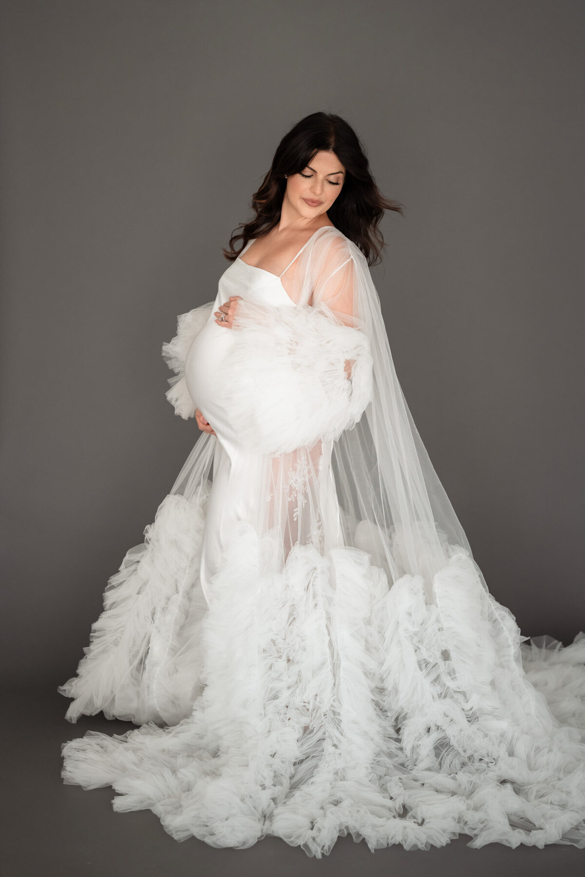 emmiclaire-maternity-white-dress-timeless-studio