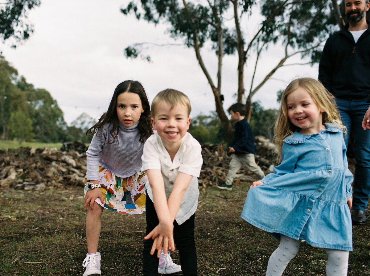 Grayson's-estate-extended-family-photoshoot-on-film-11