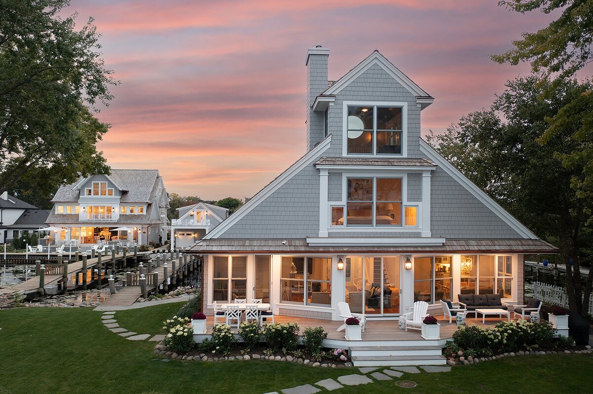 Luxury_Custom_Lake_Home_20