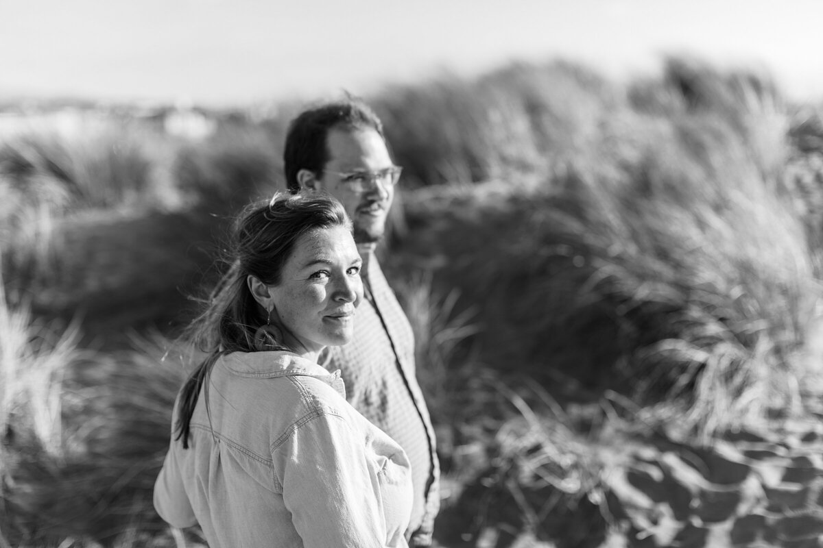 05-Ocean-Beach-Engagement-Session-Sand