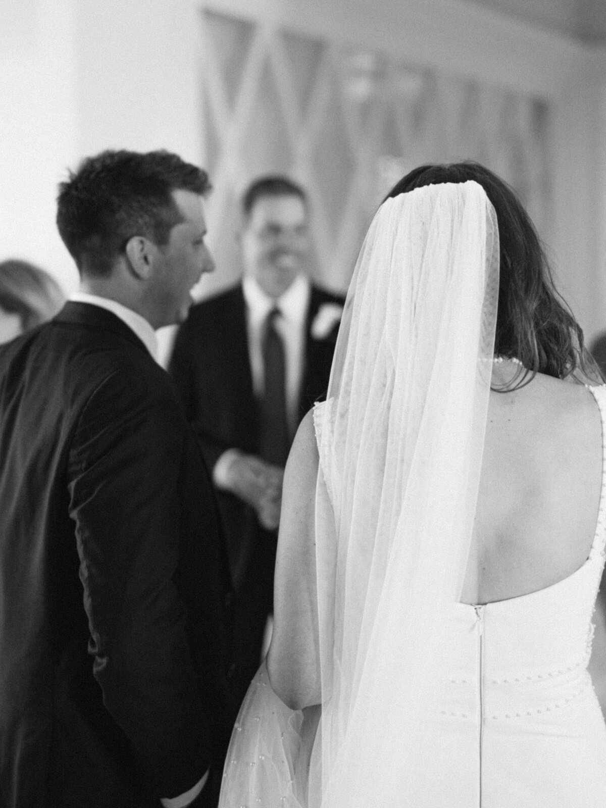 A breathtaking Destination Wedding, where Ana and Colin exchanged vows against the backdrop at Newport Beach Orange County Coastal Resort captured with a timeless, editorial eye by Michael Asmussen, an internationally recognized destination wedding photographer specializing in luxury celebrations. Explore more of Michael’s work in Orange County, Palm Springs, Los Angeles, San Diego, Tokyo Japan, Las Vegas, Seoul and beyond.