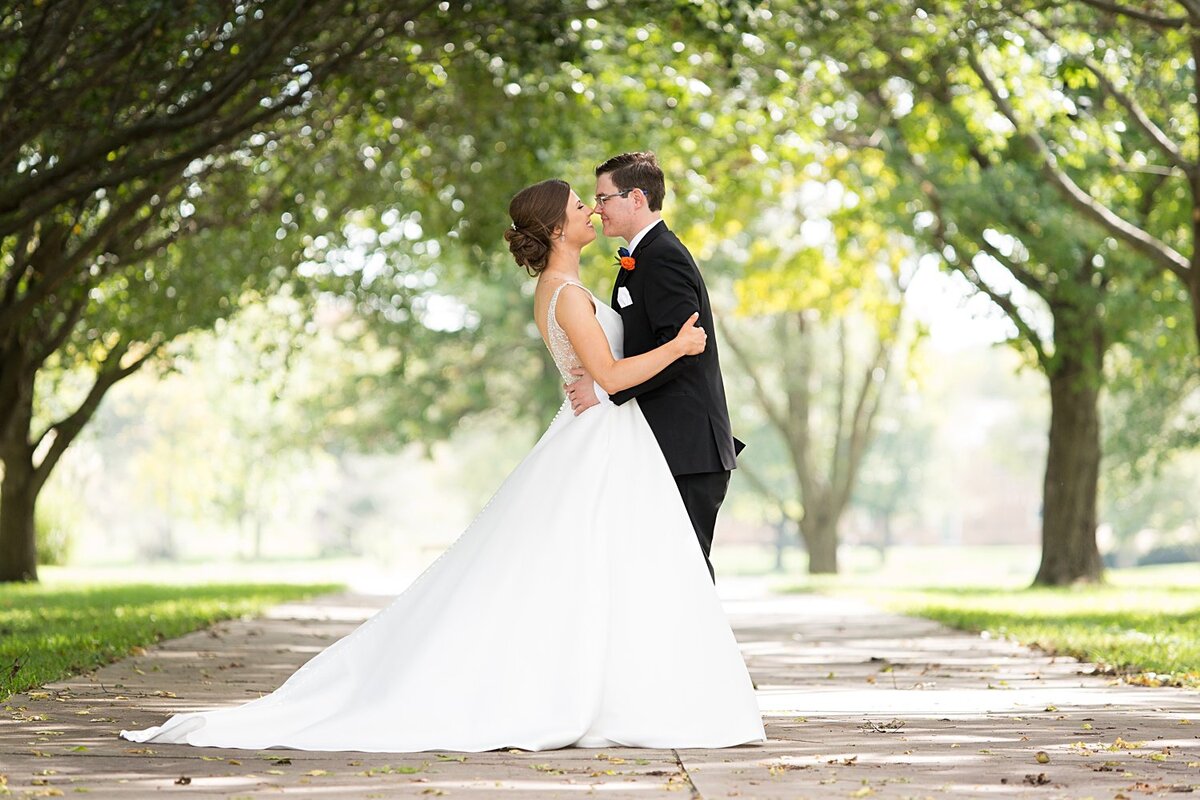 Wedding-party-photo-Farm-Wedding-Overland-Park-KS-Wedding-Photos-KC-Wedding-Photographer-Emily-Lynn-Photography_0116