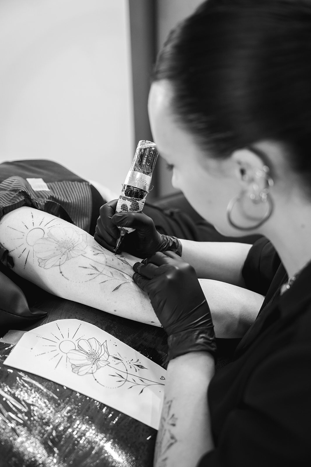 tatoueuse-ligne-fine-sisteron-cavezza-portrait-pro11