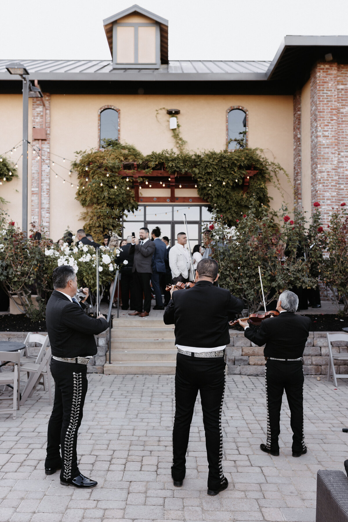 Elopement Photography, mariachi band plays for guests at cocktail hour