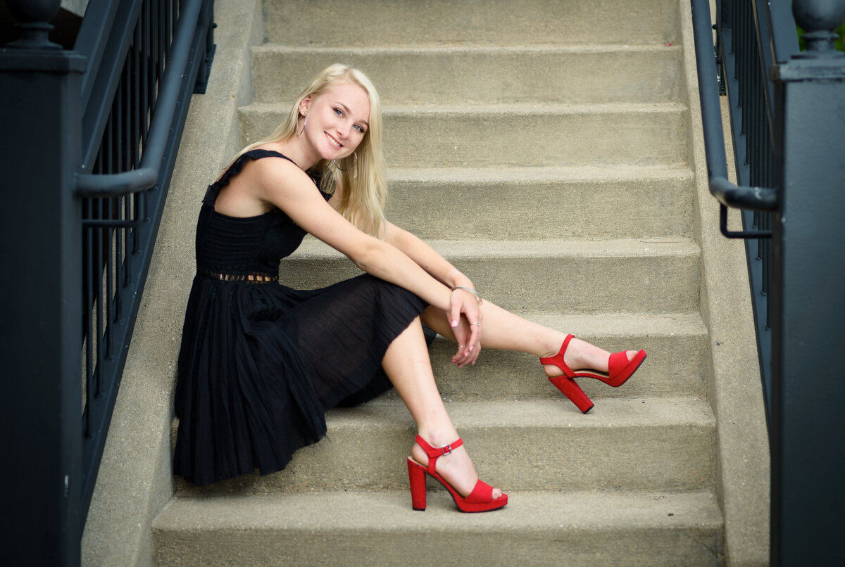 Modern Downtown Holland Senior Pictures Images by Jennifer-09