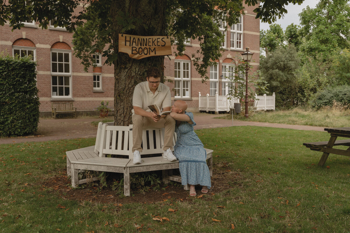 romantic-couple-photoshoot-park-couple- photographer-amsterdam-inhosuecapture-6
