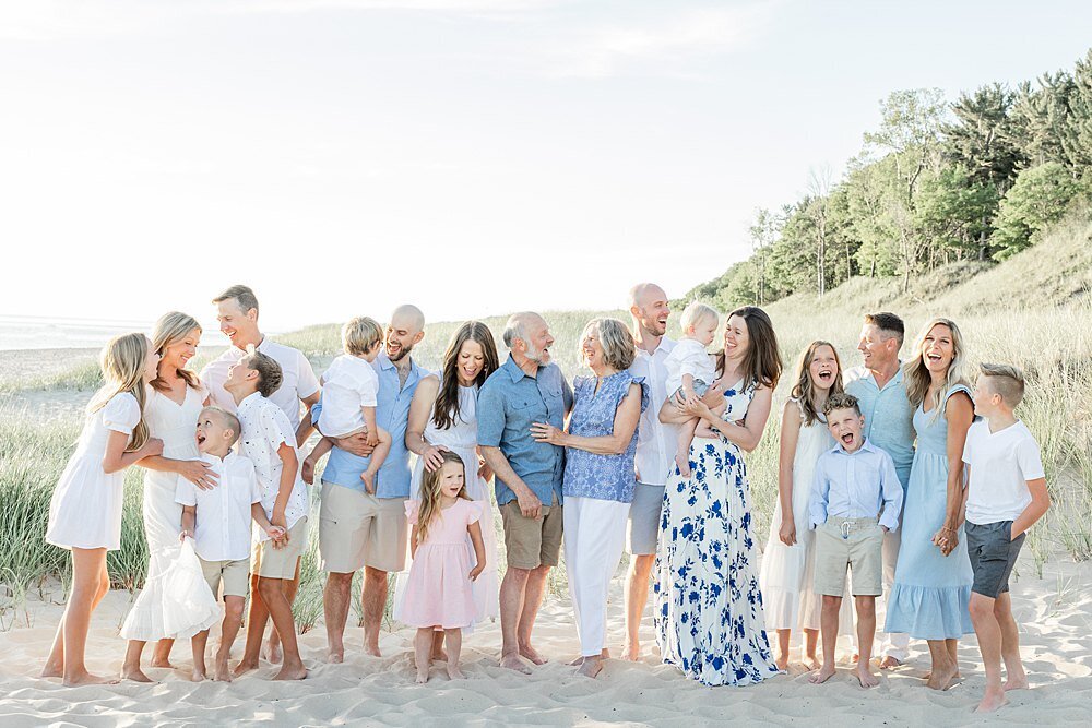 extended-family-session-muskegon-lake-michigan-beach-8.jpg18
