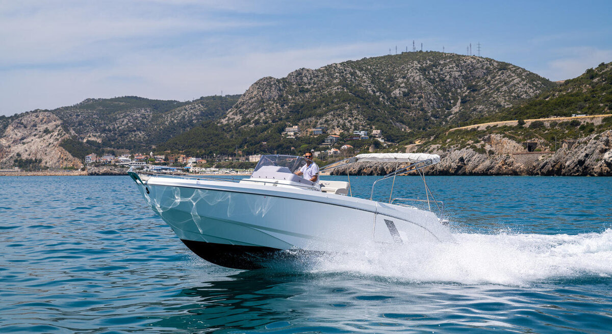 beneteau-flyer-9spacedeck-exterior-1