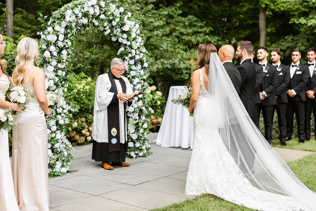 Best Cleveland Luxury Wedding Photographer LIndsey Ramdin LAR Weddings Pittsburgh Wedding Photographer Ohio Romantic Weddings121