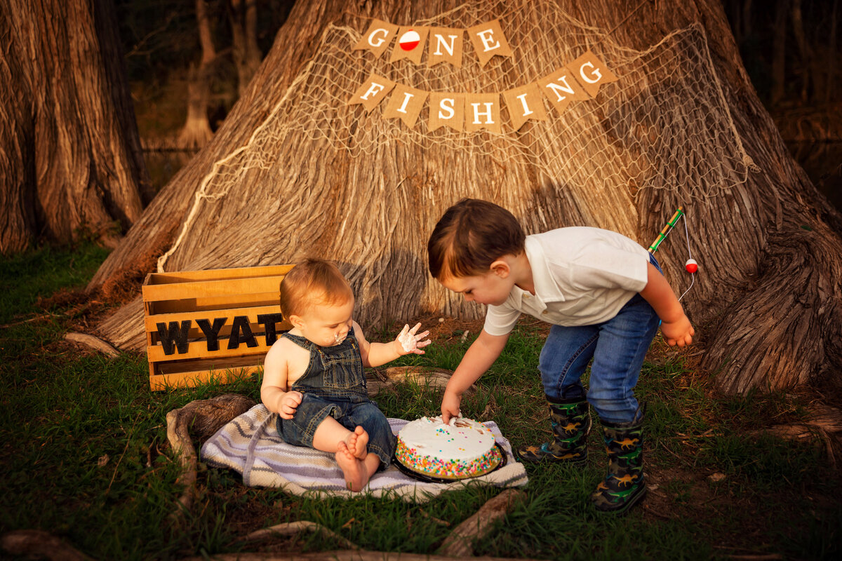 Delight in milestone moments with a fishing-themed session in New Braunfels. Join the fun, relax, and let us capture stress-free memories for your little one's journey.
