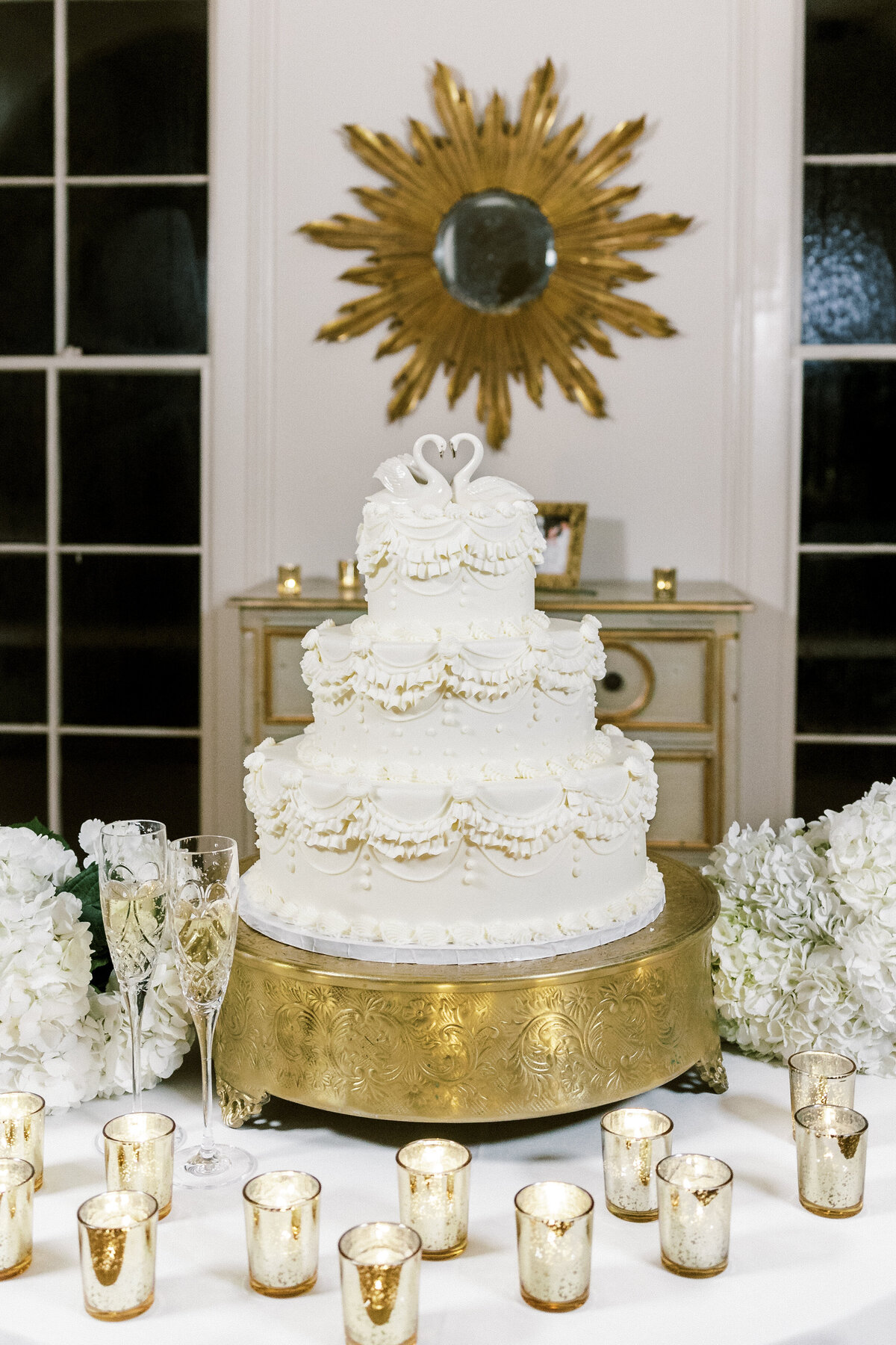 Elegant Cake New Orleans Wedding Photographer