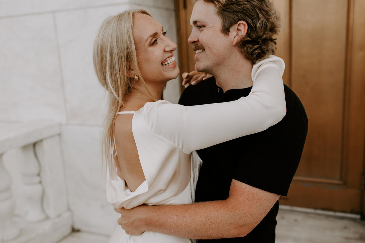 Detroit-Institue-Of-Arts-elopement-style-engagement-photos-hannah-chad-molly-grunewald-photography-61