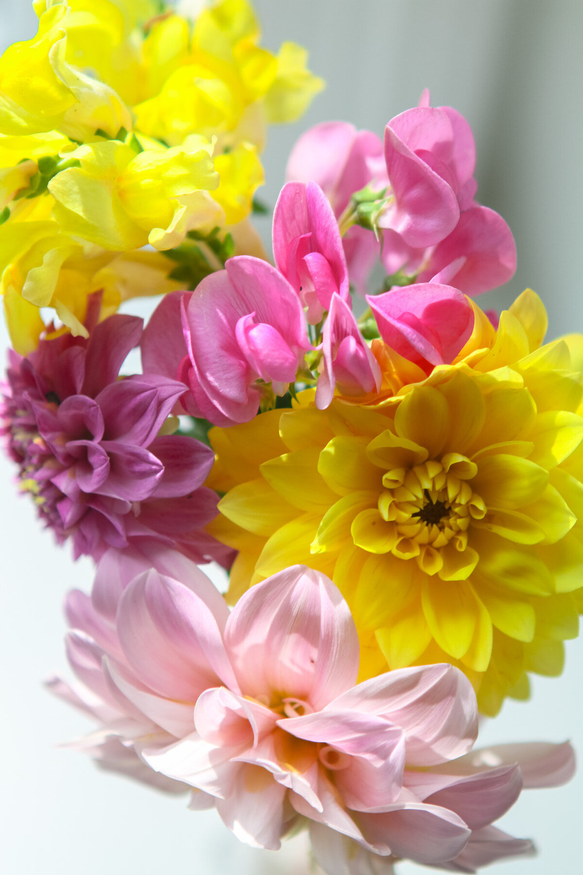 bouquet-garden-flowers-yellow-pink