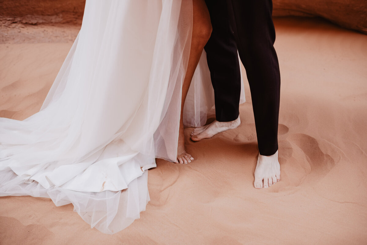Utah elopement photographer captures couple's feet