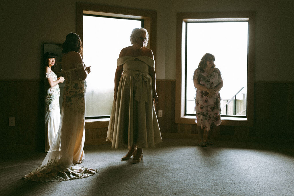 Porltand-weddingphotographer-kauai-1hotel-142