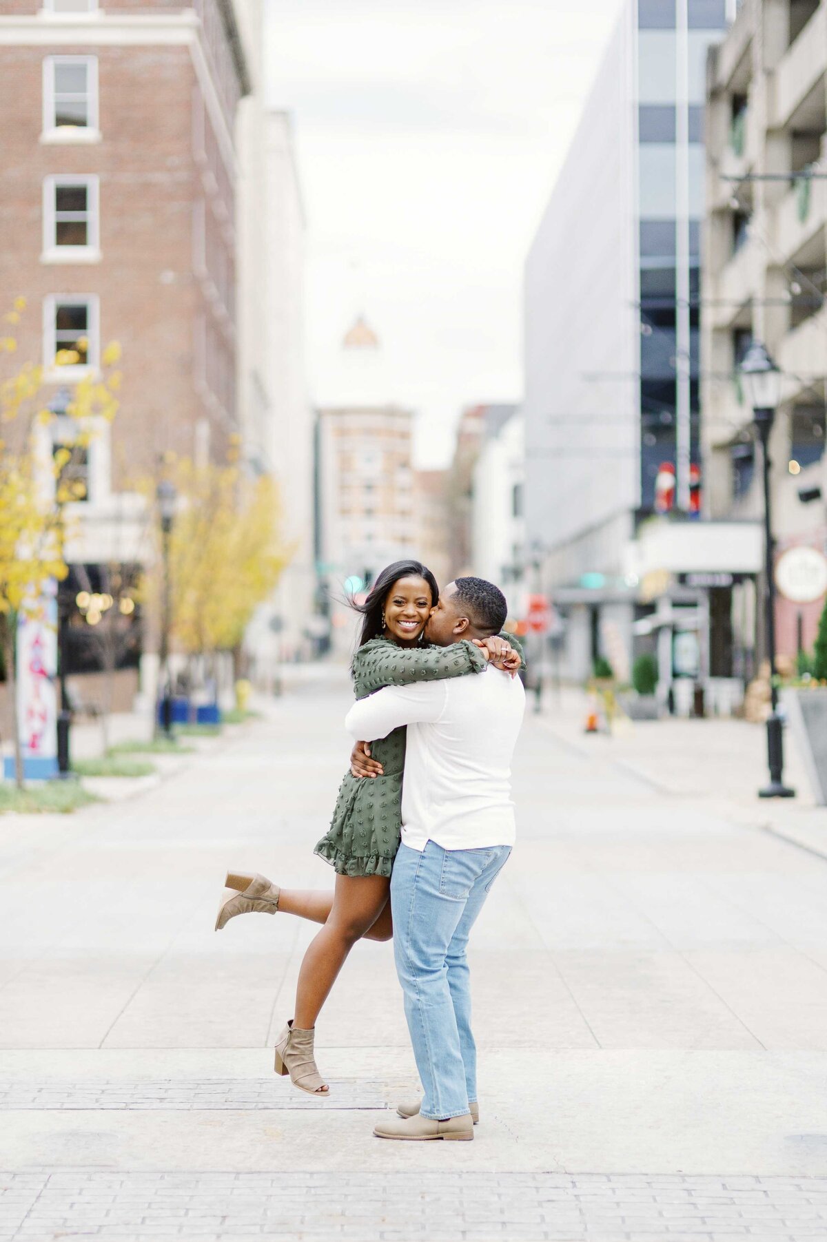 Alaina-Rene-Knoxville-Tennessee-Wedding-Engagement-Senior-Phtoography-Light-And-Airy_55
