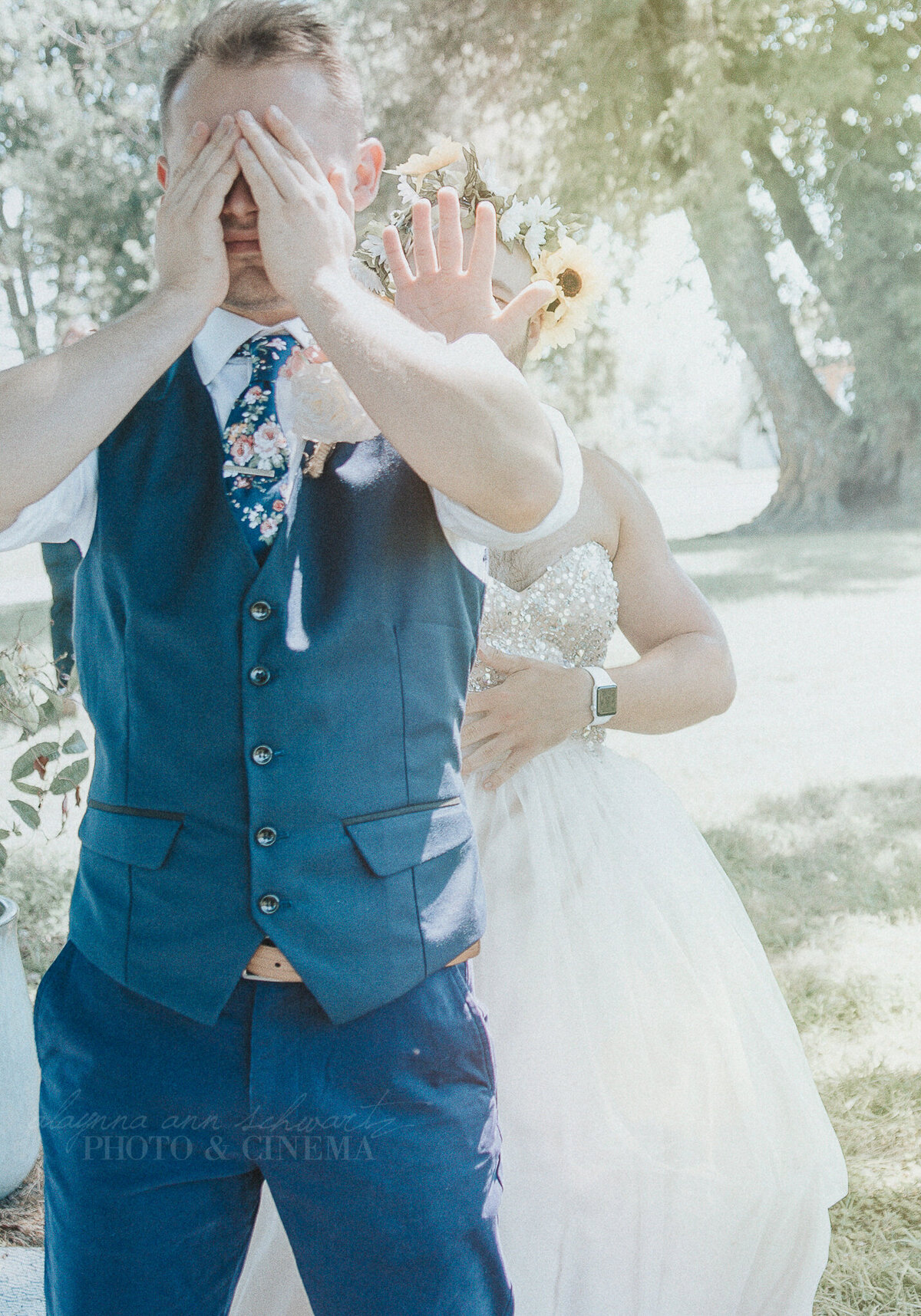 first look _ alaynna ann schwartz _ harpors vinyard _ iowa photographer _ playlife photography_0206