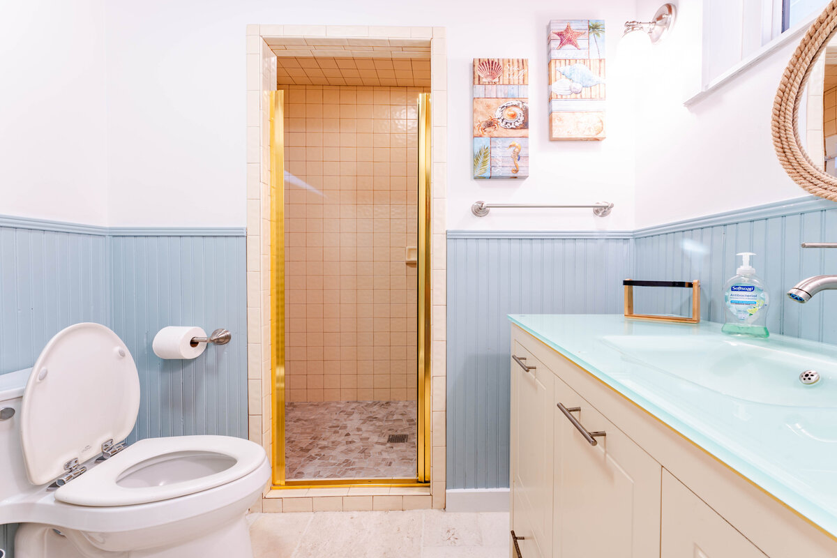 Bathroom 4 (1)