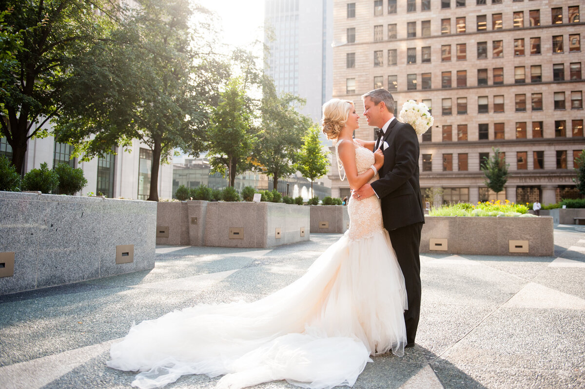wedding couple in sunshine