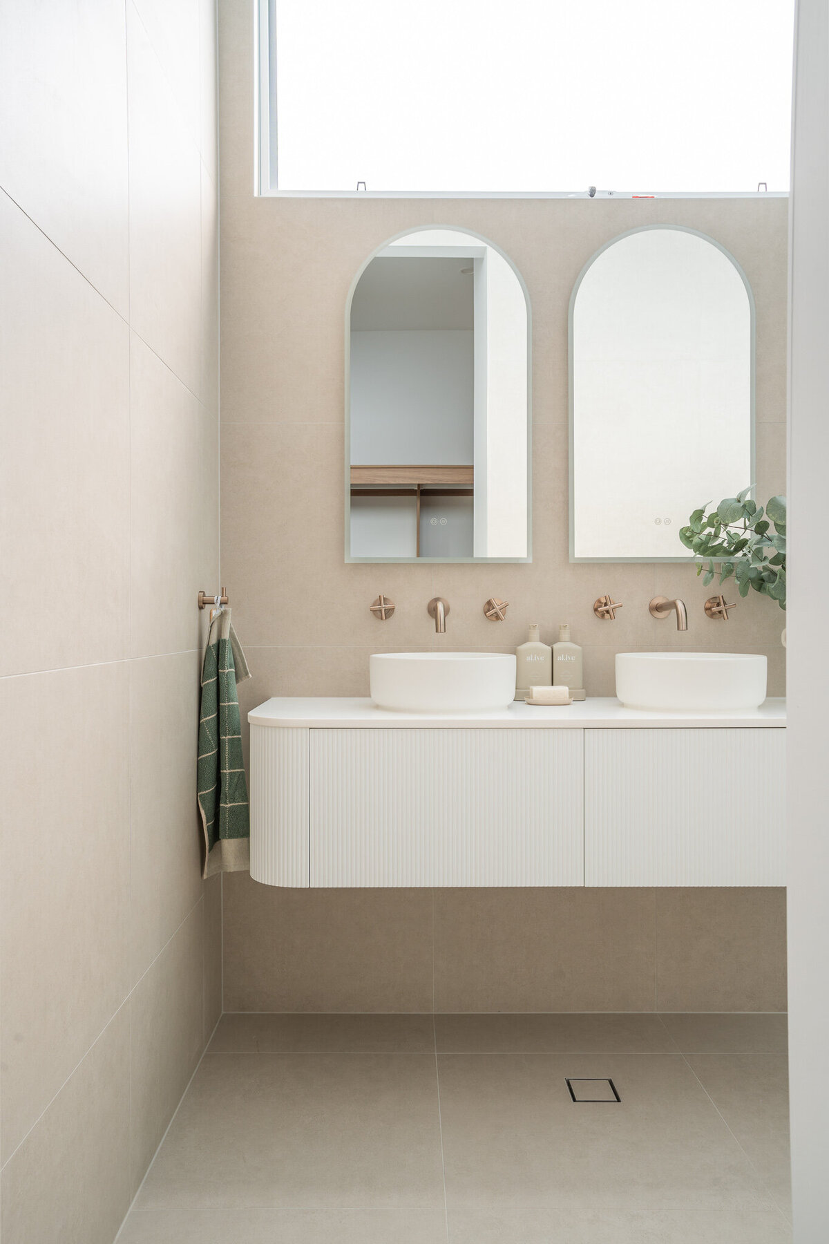 dorky- studio lux- 03-09-24 - social-122