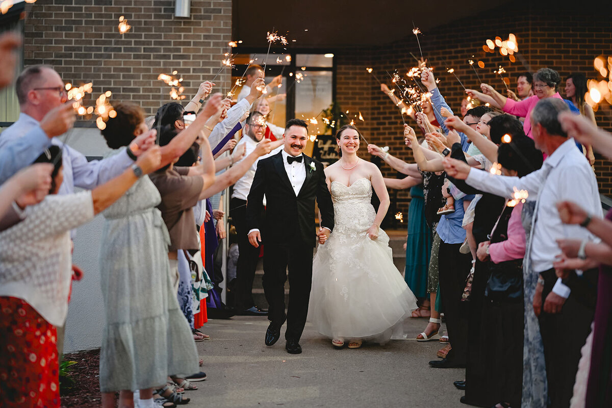 Traditional summer church wedding Rochester MN | Oduma photography -273