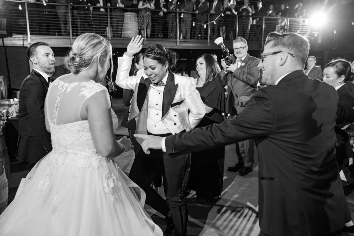 Saltwater-farm-vineyard-ct-gay-same-sex-wedding-photographer-2
