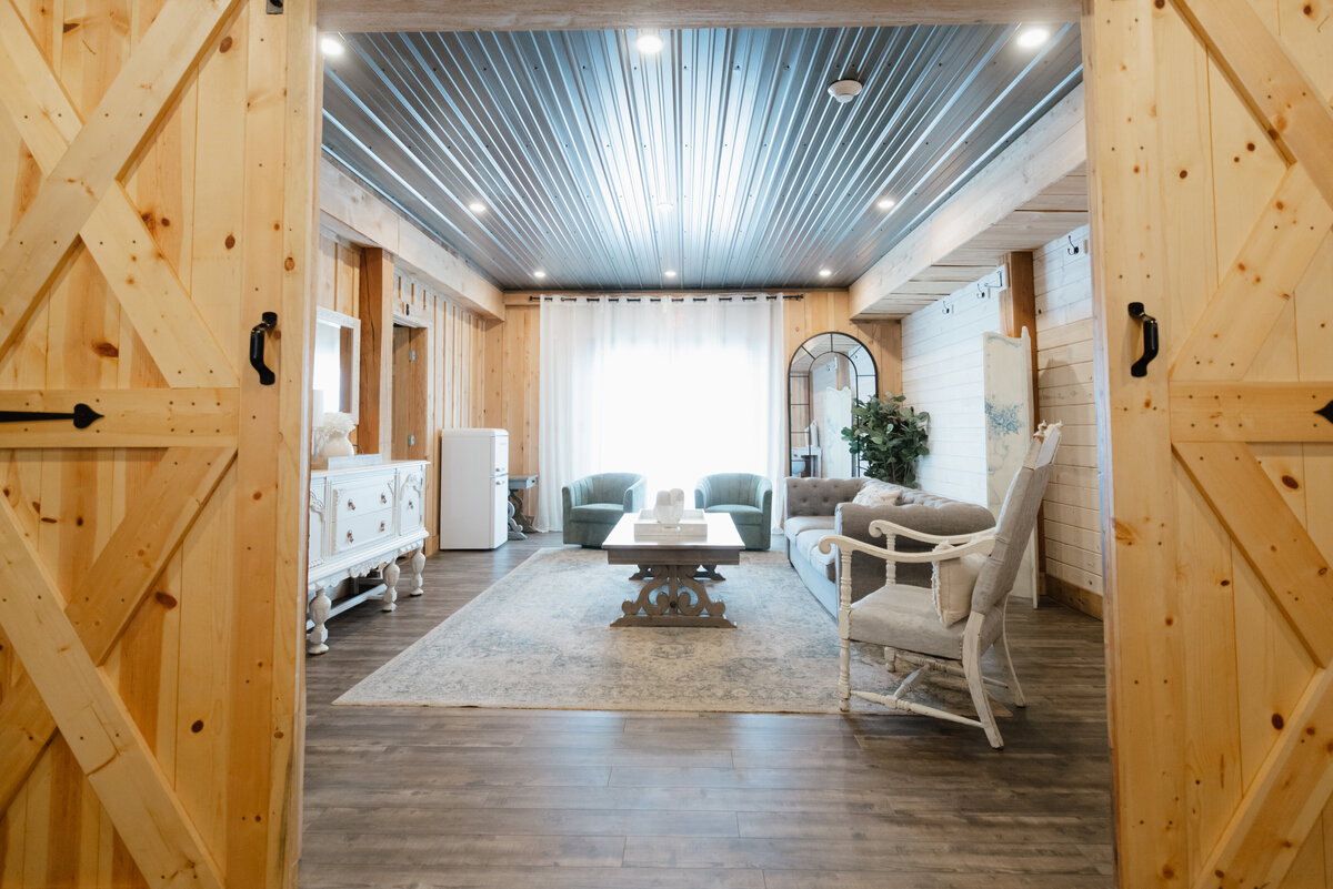 Bear-Ridge-Destination-barndo-suites-rosie-photo-video-102