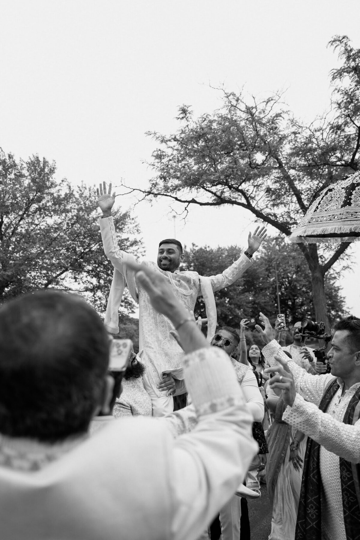 Nichole-Babiez-Photography-wedding-photographer-indian-wedding-photographer-mendhi-sangeet-baraat-luxury-chicago-illinois-marriott-schaumburg-74