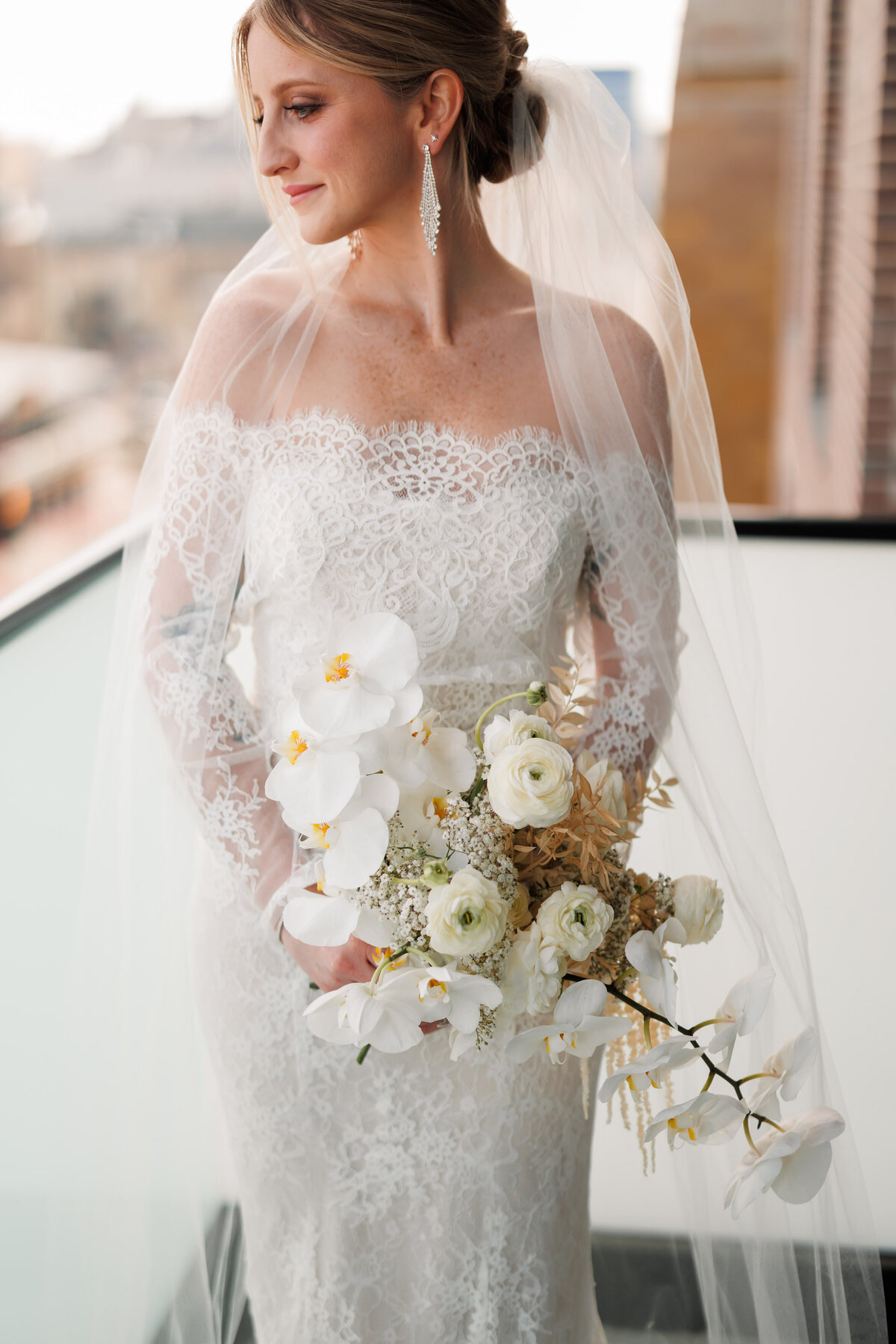 bold color block wedding gather at deer district milwaukee -16